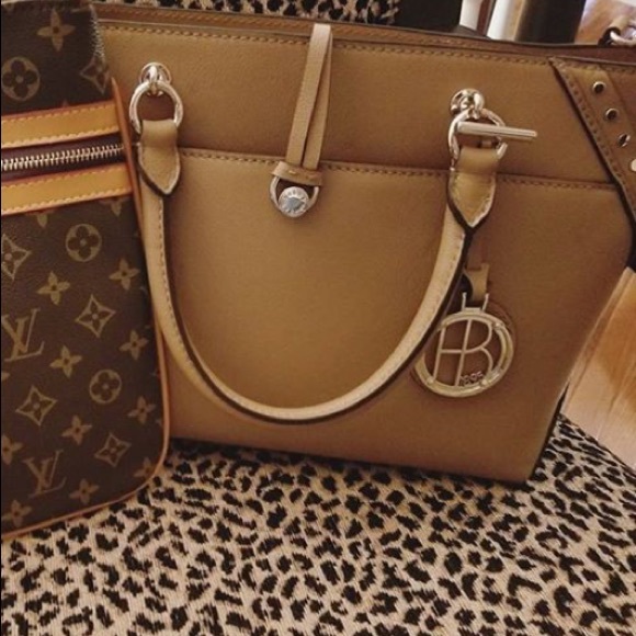 Authentic Henri bendel bag. Never used. - Picture 2 of 3